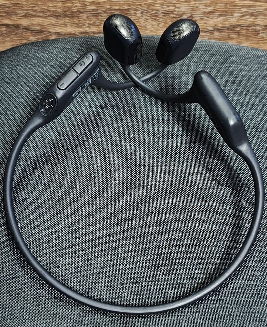 SHOKZ OPENRUN PRO 骨伝導イヤホン S810　ケーブル付属