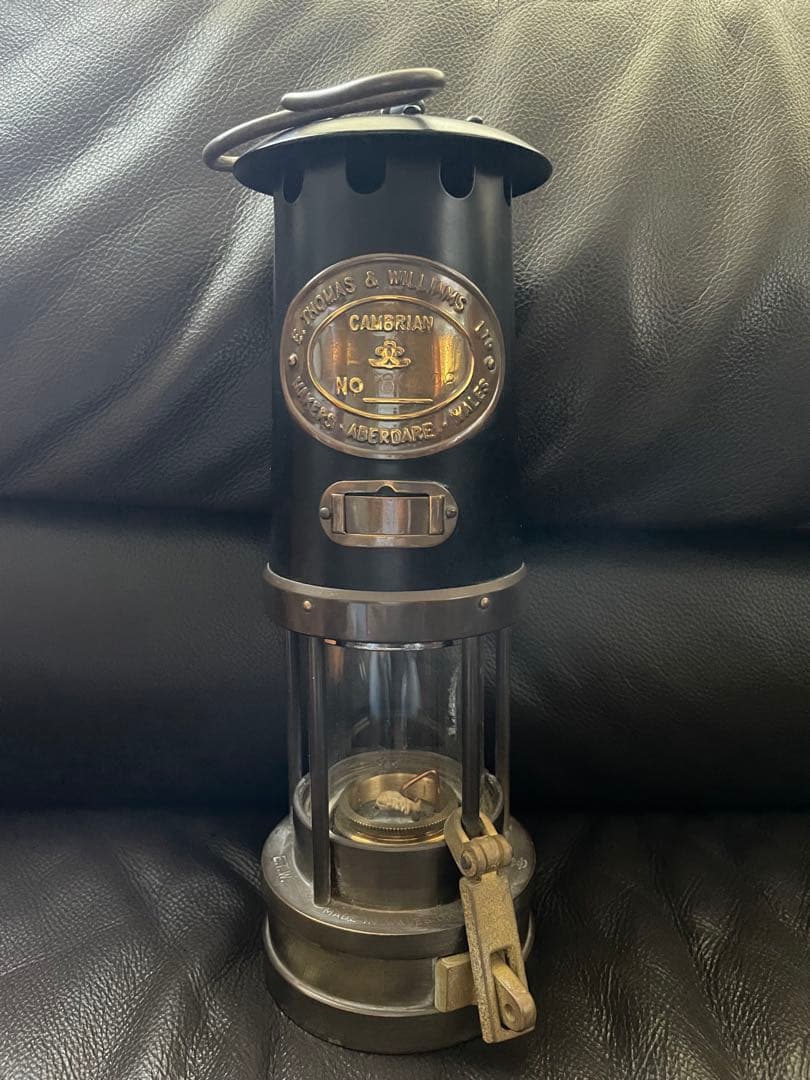 S. Thomas and Williams オイルランプ