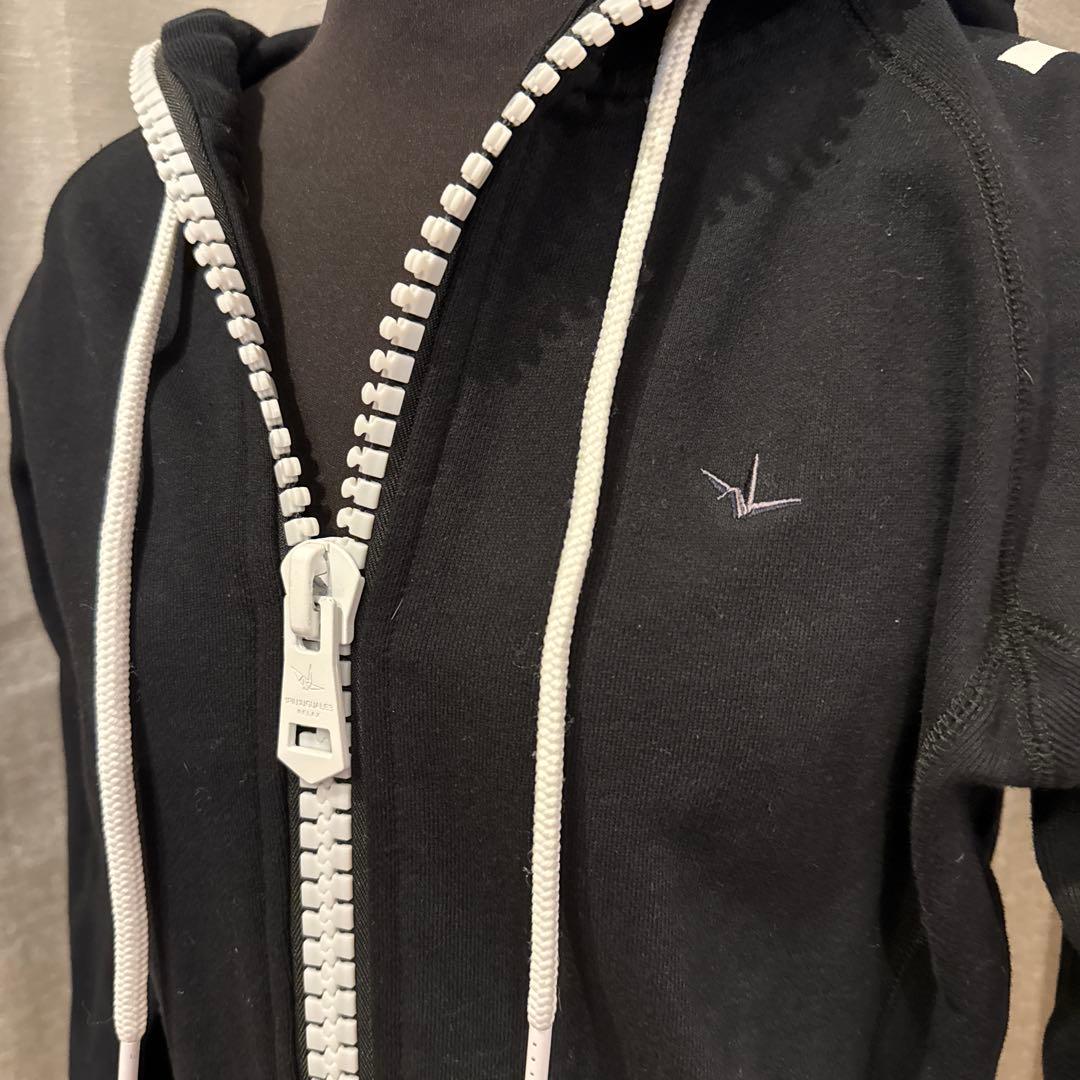 ウノピュウ★美品★ブラック フルジップ パーカー RELAX