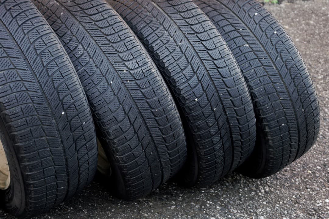 日産 エルグランド E52 スタッドレス 215/55R16 純正アルミ４本