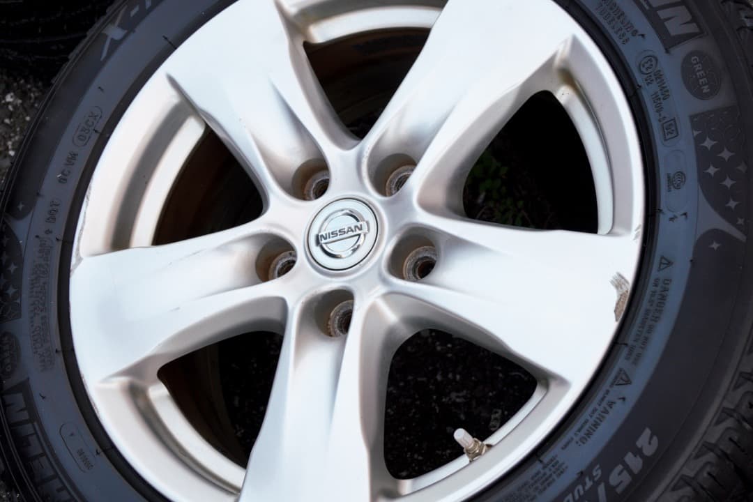 日産 エルグランド E52 スタッドレス 215/55R16 純正アルミ４本