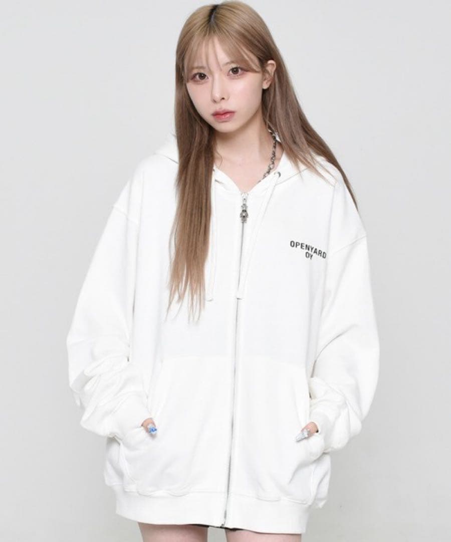 OY モザイクオードリーフーディージップアップ ホワイト L