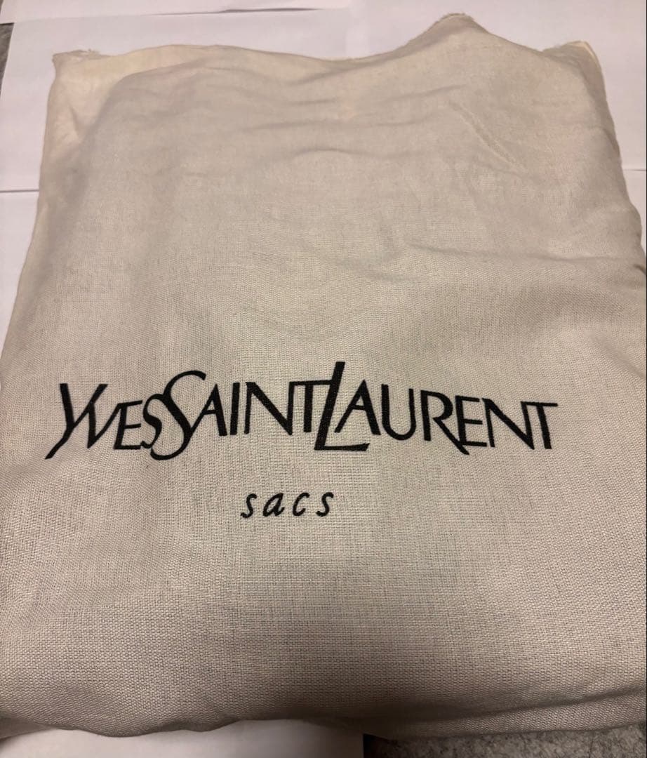 【Yves Saint Laurentレザーバック】ネイビー