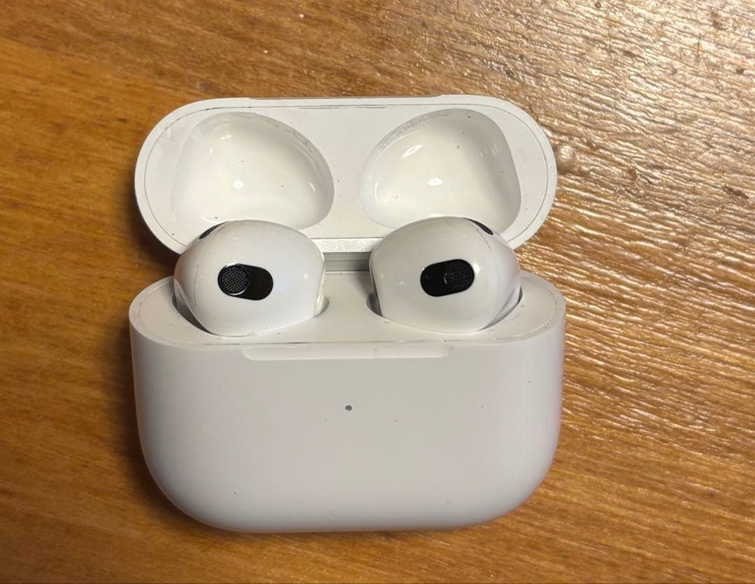 AirPods本体 ホワイト ワイヤレスイヤホン