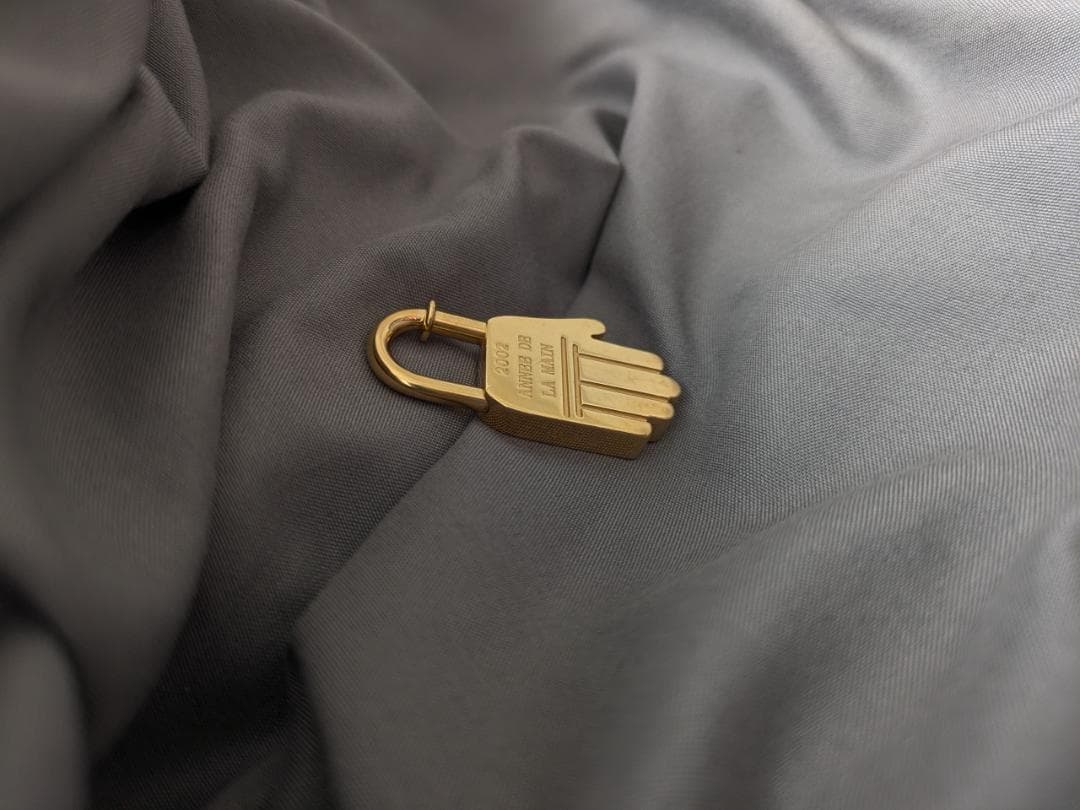 エルメス　HERMES　マルジェラ期　ハンドモチーフ　カデナ　チャーム　ゴールド