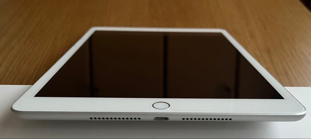 Apple iPad 第7世代 WiFiモデル シルバー 本体 元箱付き