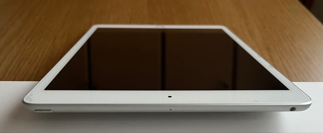 Apple iPad 第7世代 WiFiモデル シルバー 本体 元箱付き
