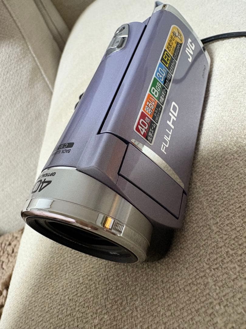 美品　ほぼ未使用　JVC　Everio GZ-E225 ビデオカメラ