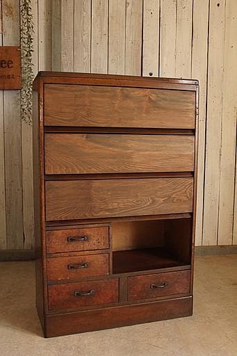 雰囲気の良い古い木製の引き出し7杯　書類棚　収納　古家具　古民家　アンティーク