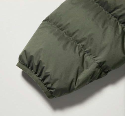 ユニクロ　ウルトラライトダウンフーデッドコート　ブラック　Ｌ