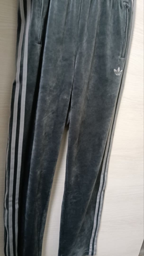 adidas ファイヤーバード ベロア トラックパンツ ダークグレー 2XS