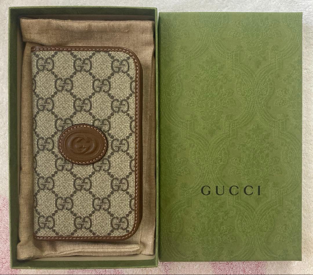 美品【GUCCI】 スマホケース　iPhone15pro