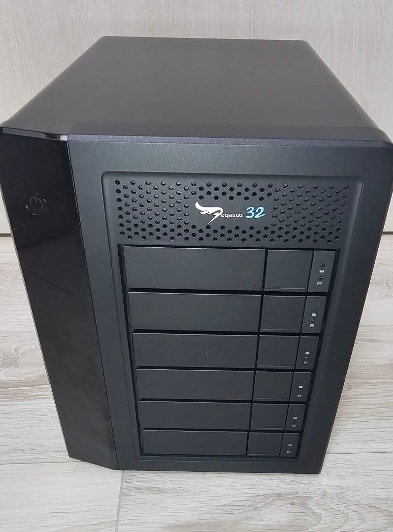 PROMISE Pegasus32 R6 SATA,SAS対応業務用HDDケース