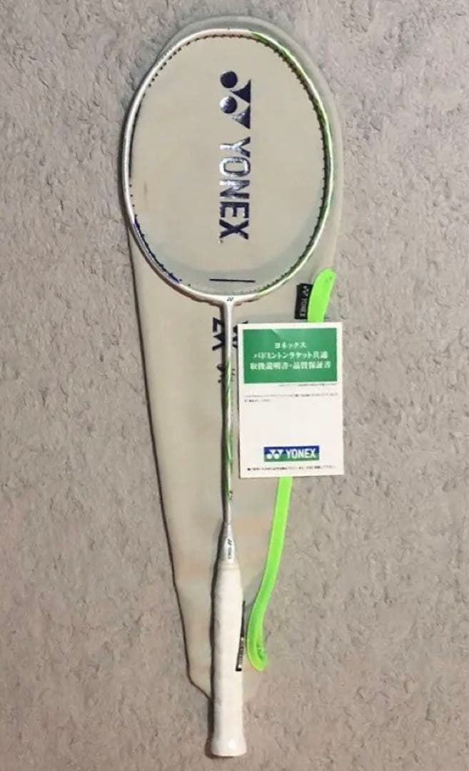 YONEX アストロクス100ZZVA 4UG5新品未使用 4u5