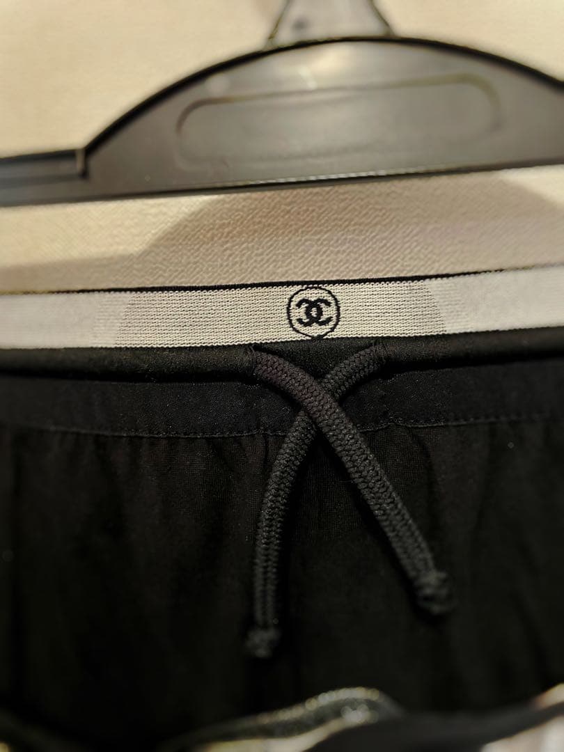 ☆美品CHANEL☆シルバーショートパンツ