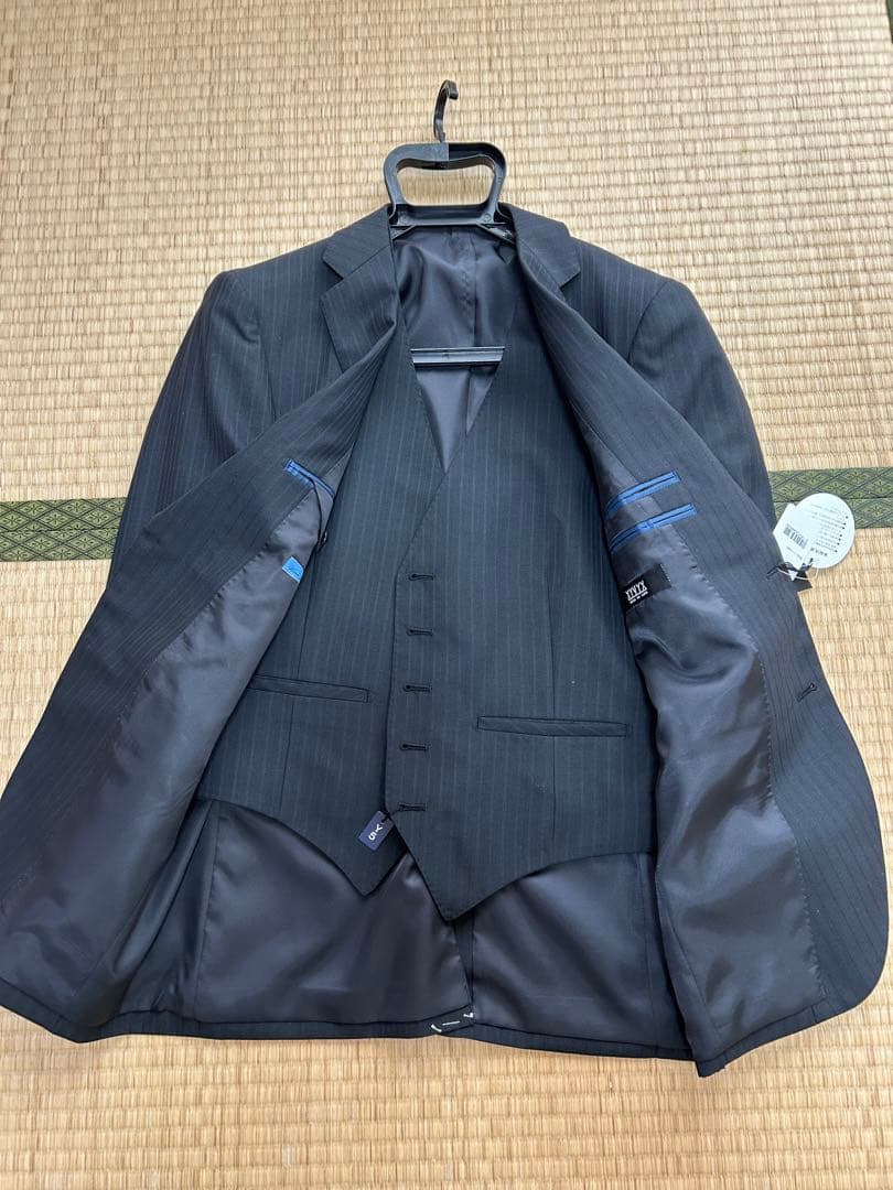 【新品未使用】スリーピース スーツ Y5ウール混素材 秋冬 2ツボタン スリム