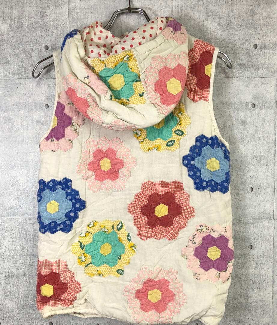ハンドメイド オールド コテージコア 古着 花柄 パッチワーク フード付ベスト