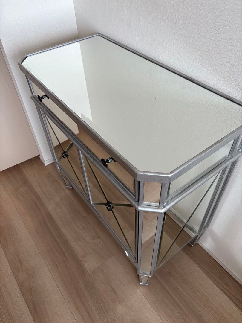 モダンミラー仕上げ収納キャビネット