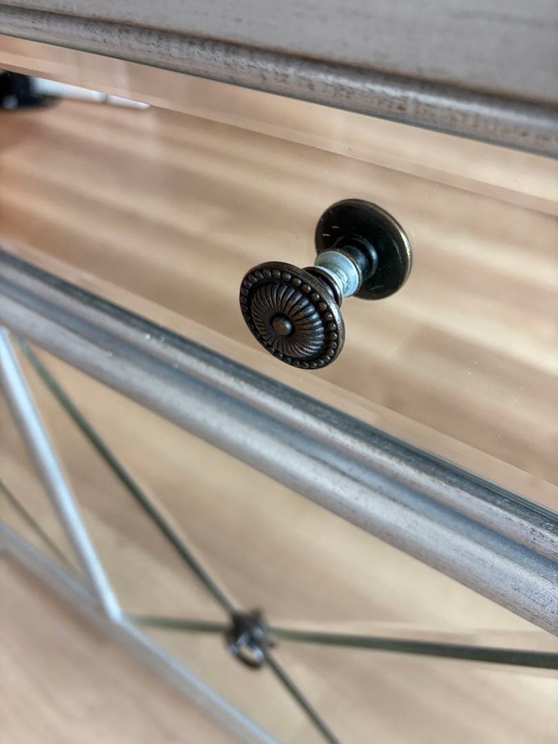 モダンミラー仕上げ収納キャビネット