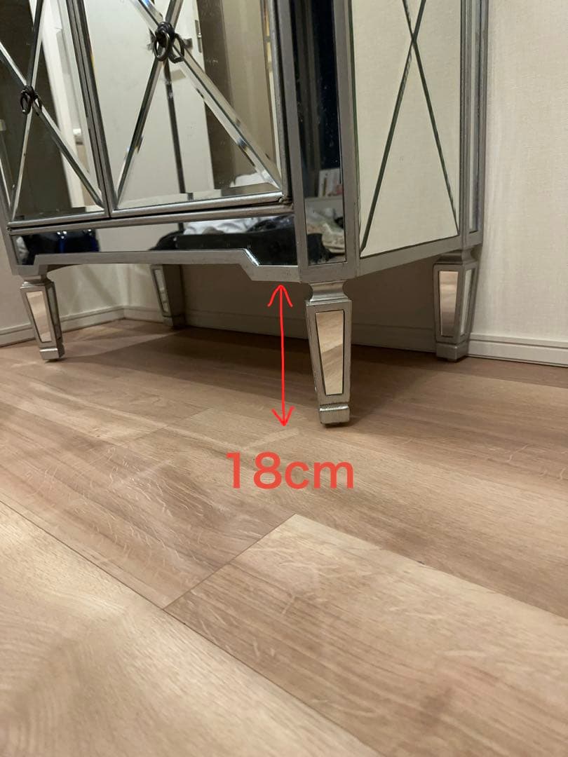 モダンミラー仕上げ収納キャビネット