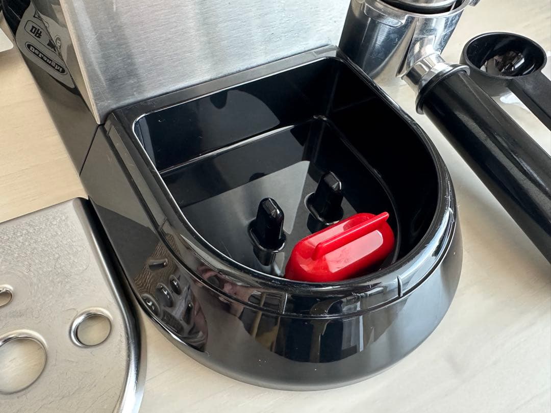 デロンギ デディカ エスプレッソマシン EC680