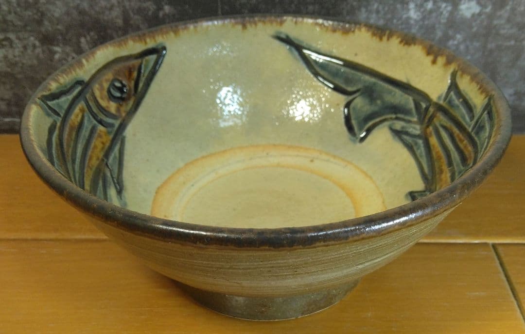 人間国宝 金城次郎 マカイ(魚紋茶碗) 栞 共箱(本人書付) 壷屋焼 やちむん