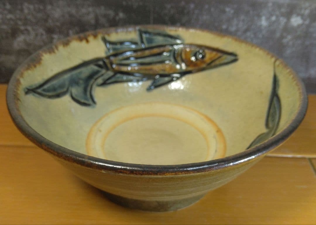 人間国宝 金城次郎 マカイ(魚紋茶碗) 栞 共箱(本人書付) 壷屋焼 やちむん