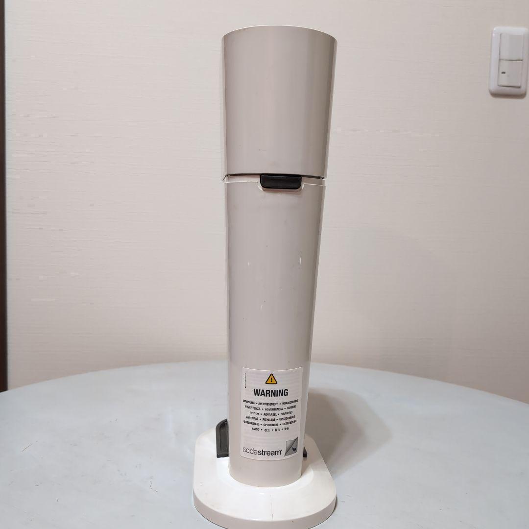 sodastream 卓上炭酸水メーカー　 60L新品ボンベ2本　ボトル2本付き