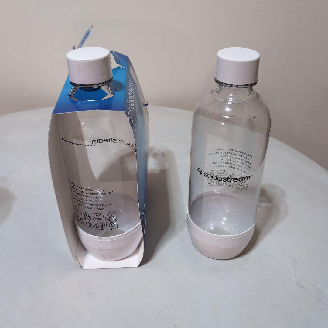 sodastream 卓上炭酸水メーカー　 60L新品ボンベ2本　ボトル2本付き