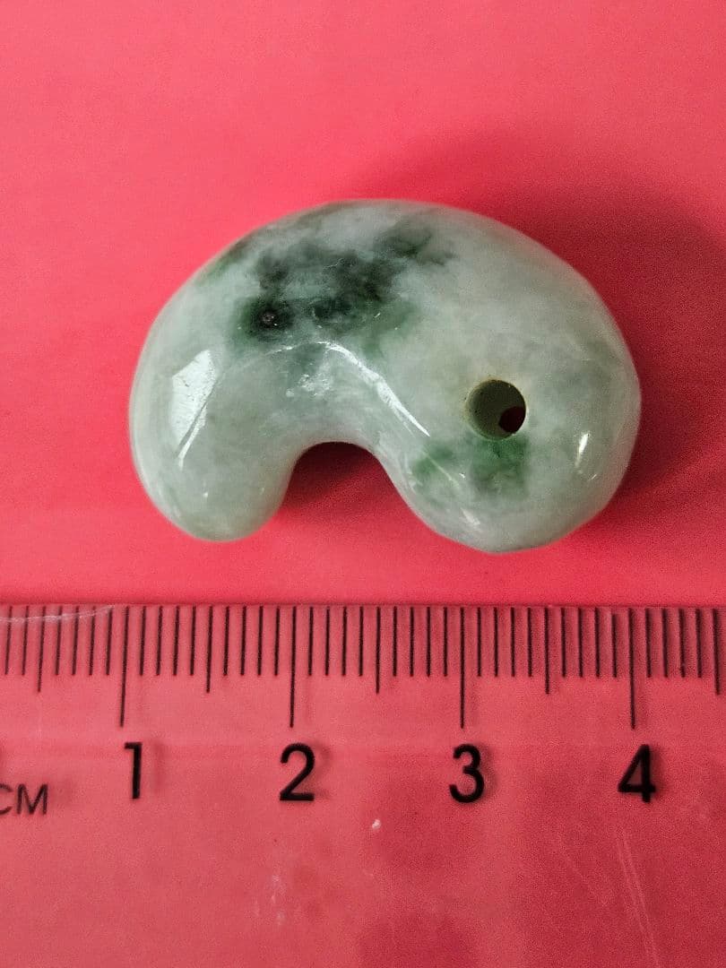専用 糸魚川産　翡翠勾玉　　　　　☆18,000円☆