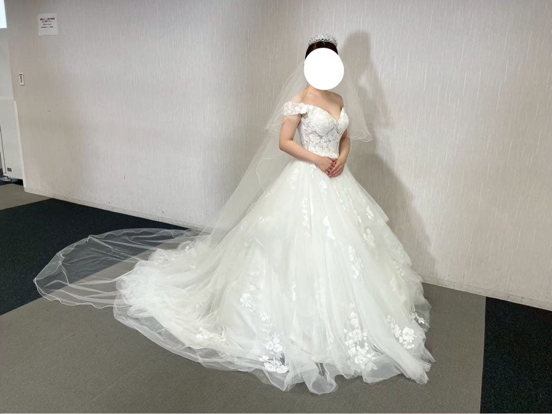 ウェディングドレス　ホワイト