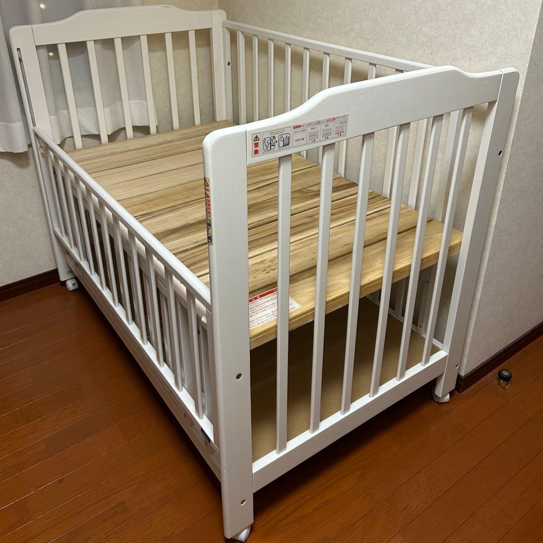 【美品・送料込】カトージ　ベビーベッド　ハイタイプ　レギュラーサイズ　ホワイト