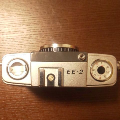 OLYMPUS PEN フィルムカメラ　EE-2