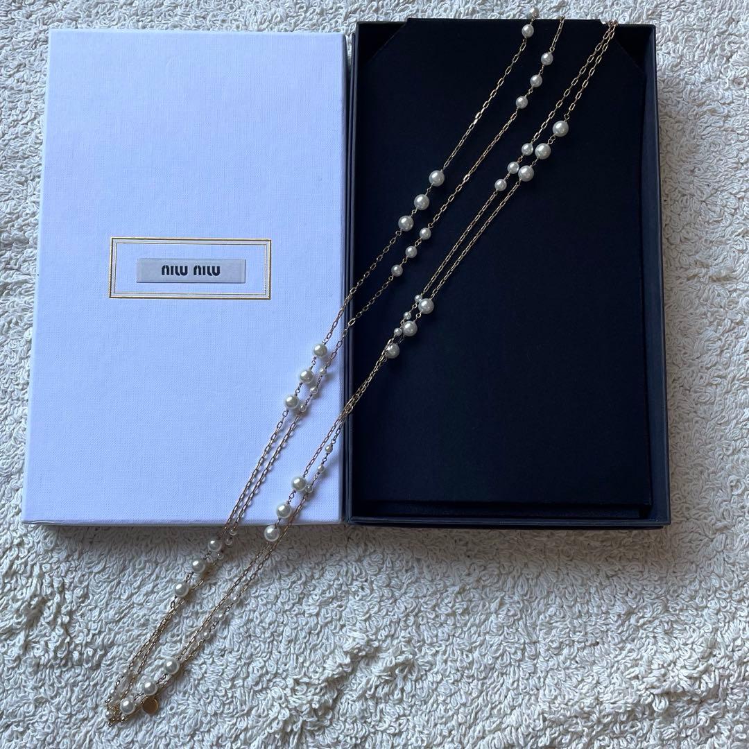 長さ調整可 miumiu ミュウミュウ パール ロングネックレス ロゴチャーム