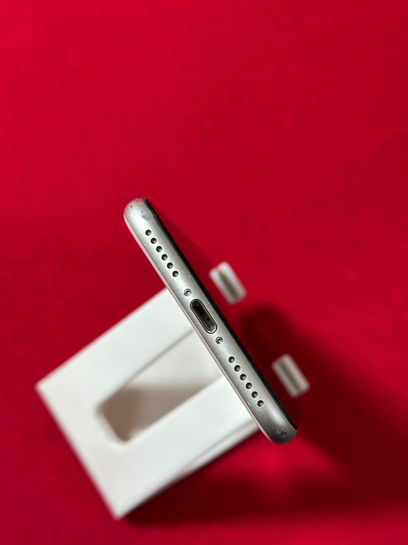 【3088】iPhone SE3第3世代スターライト 64GB simフリー