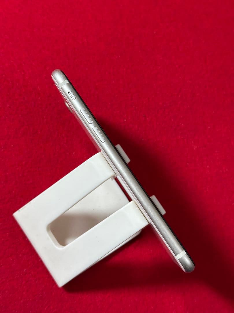 【3088】iPhone SE3第3世代スターライト 64GB simフリー