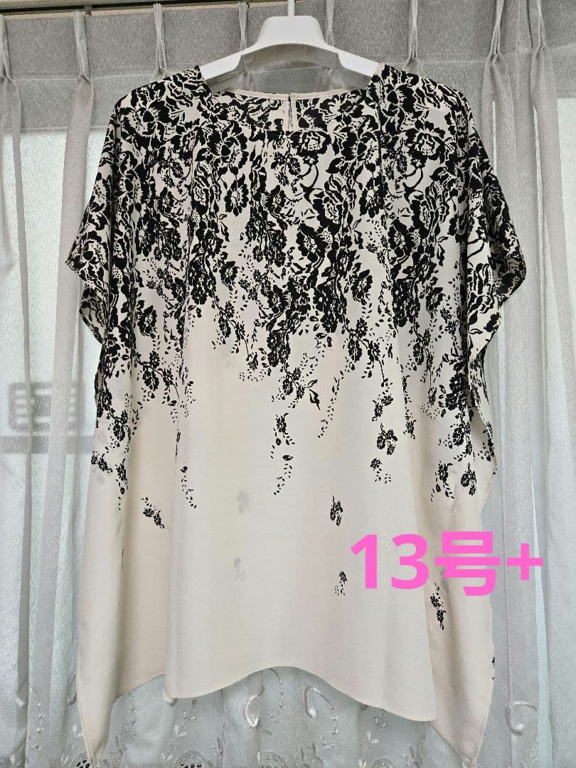 花柄　半袖　チュニック　13号+　LL