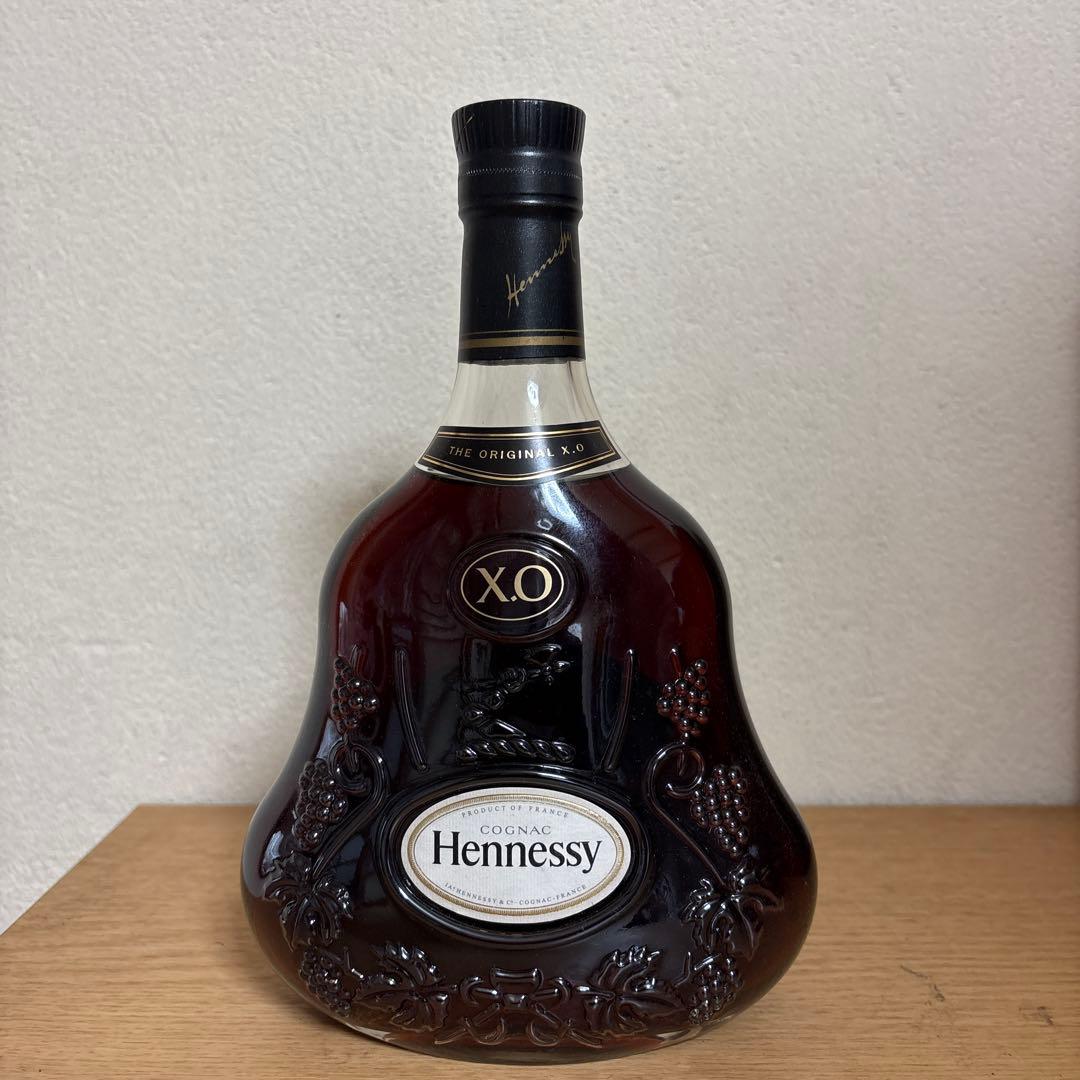 ヘネシーXO コニャック　黒キャップ 専用BOX入り　新品未開封品　700ml