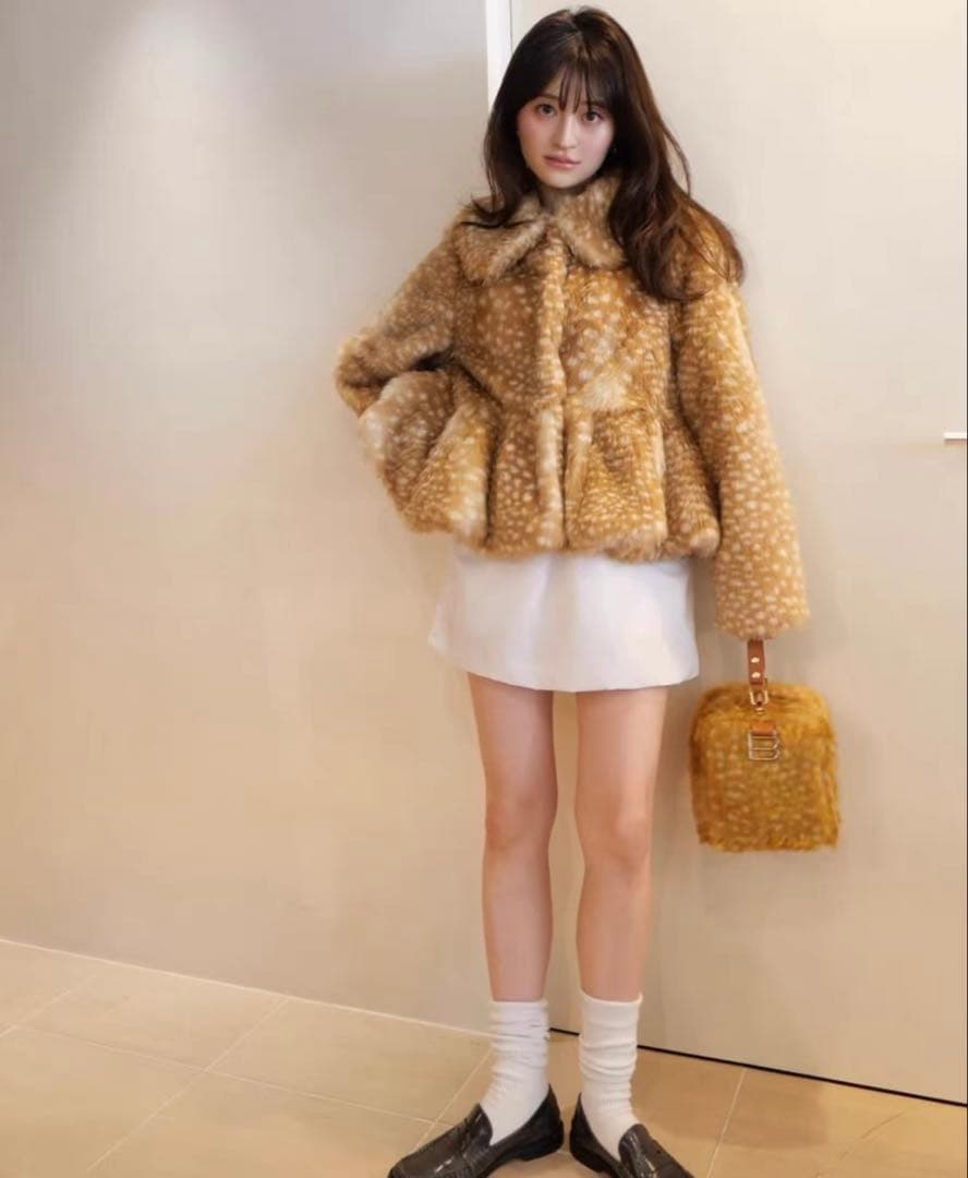 ジャケット・アウター bibiy. DORA PEPURAMU FUR COAT