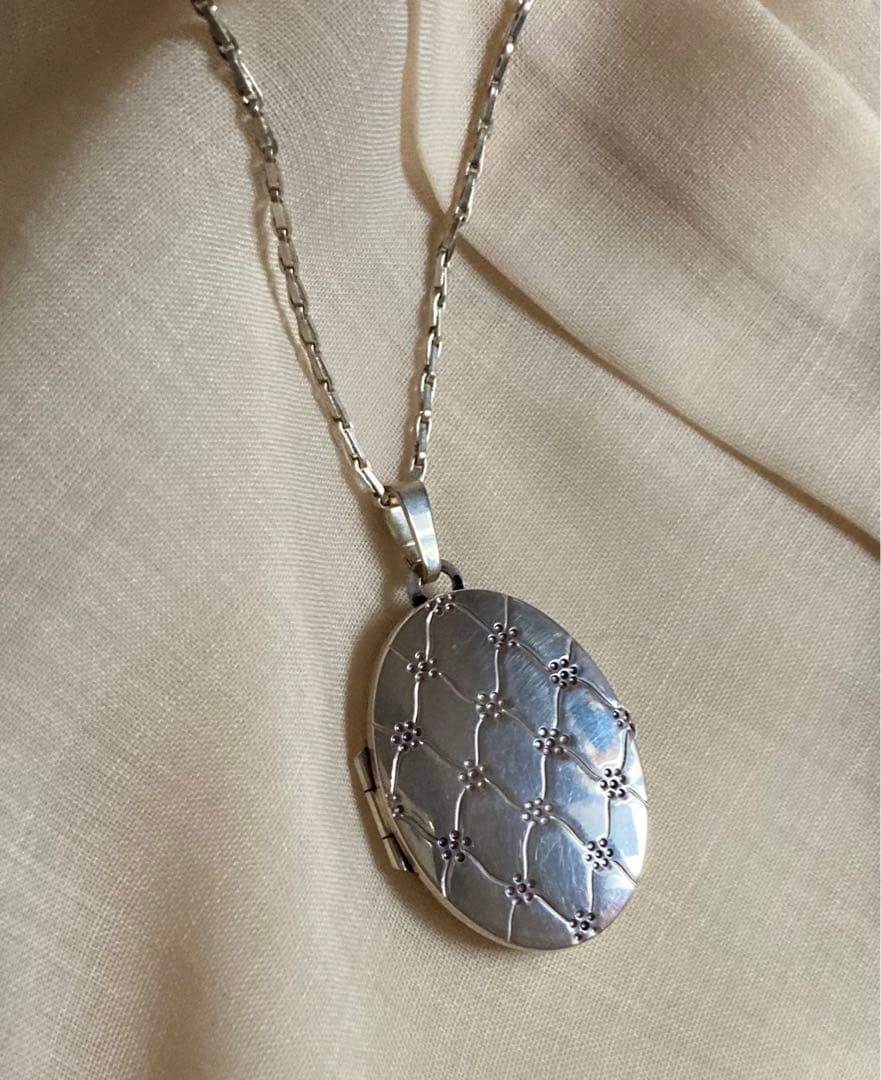 ヨーロッパヴィンテージ◎ロケットチャーム 花模様 ペンダントトップ