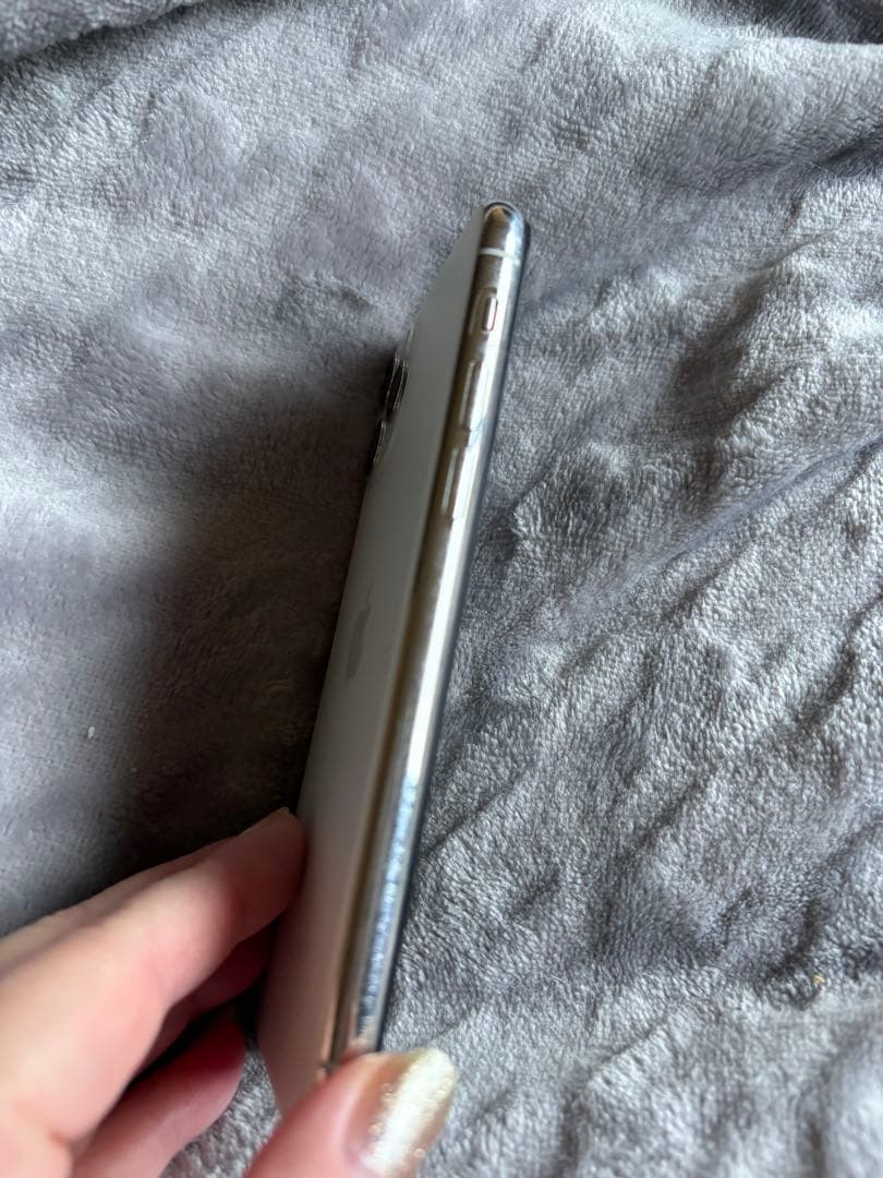 iPhone11Pro 256GB 画面の汚れは指紋です。