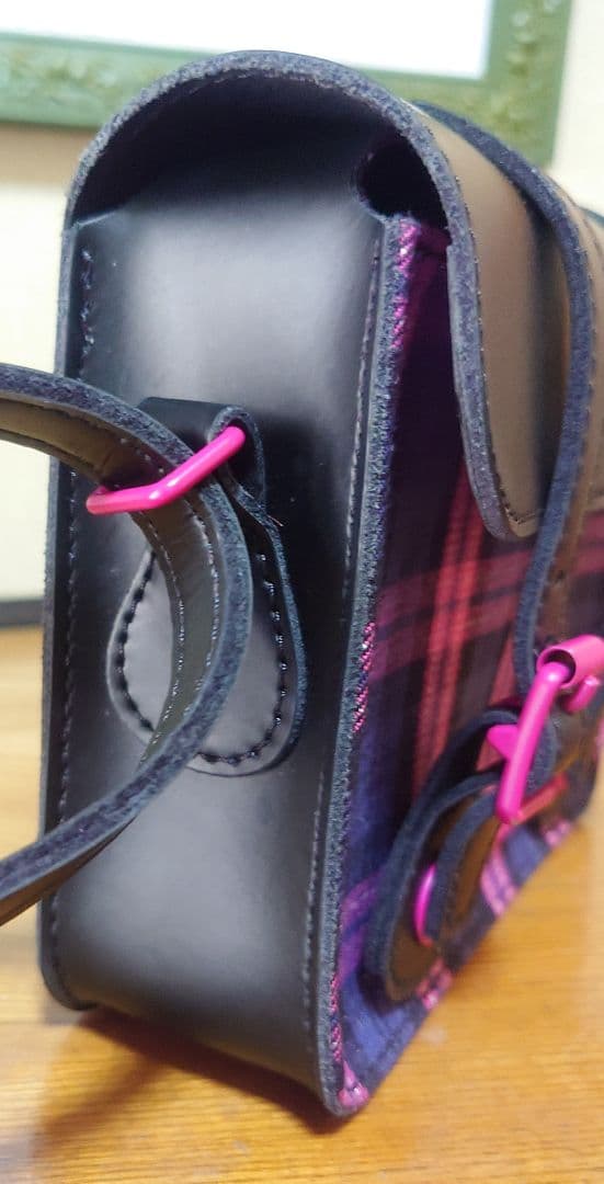 Dr. Martens　ドクターマーチン　7インチ　サッチェルバッグ