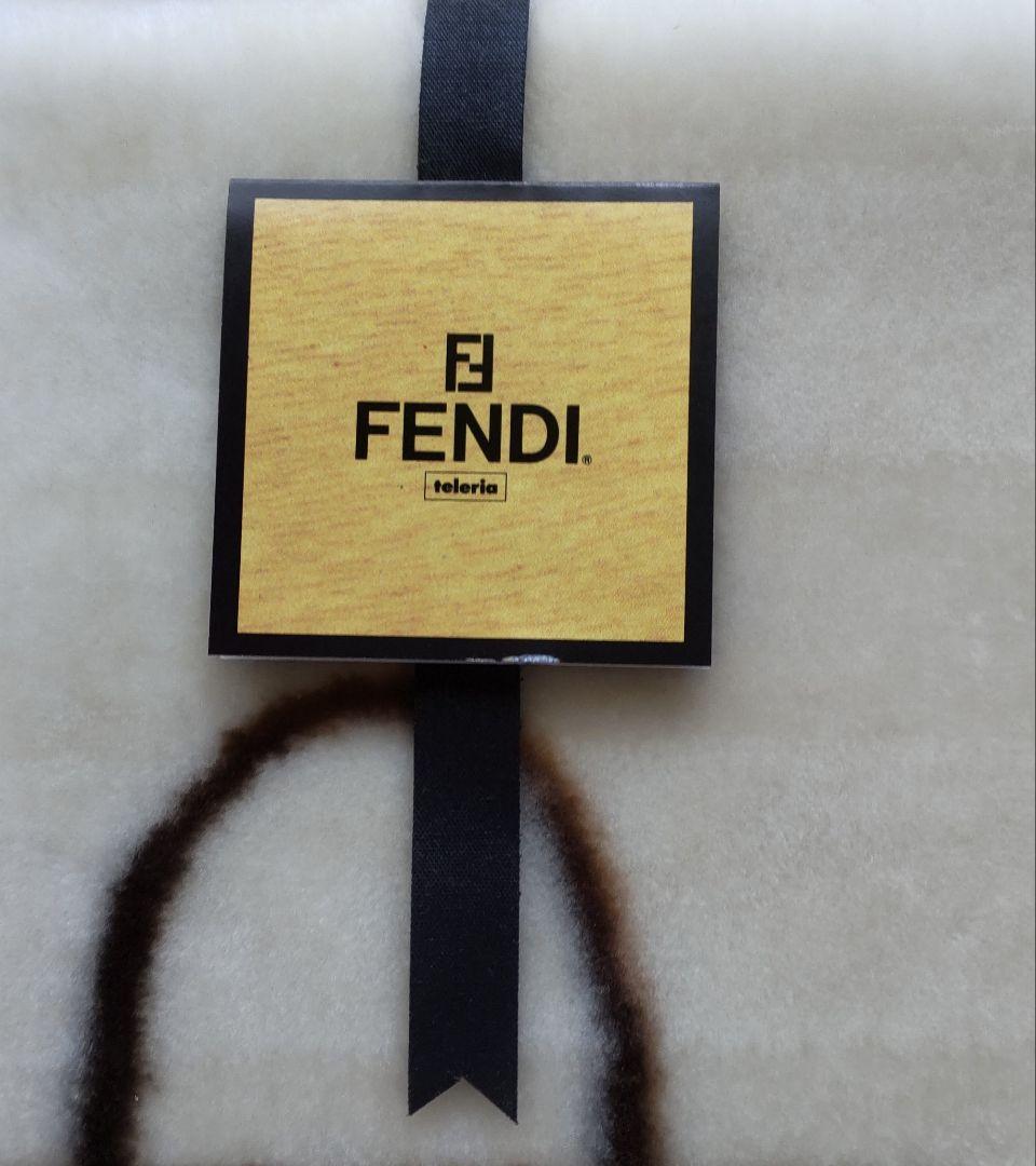 FENDI　フェンディ　ニューマイヤー　ハーフ毛布　未使用新品箱付