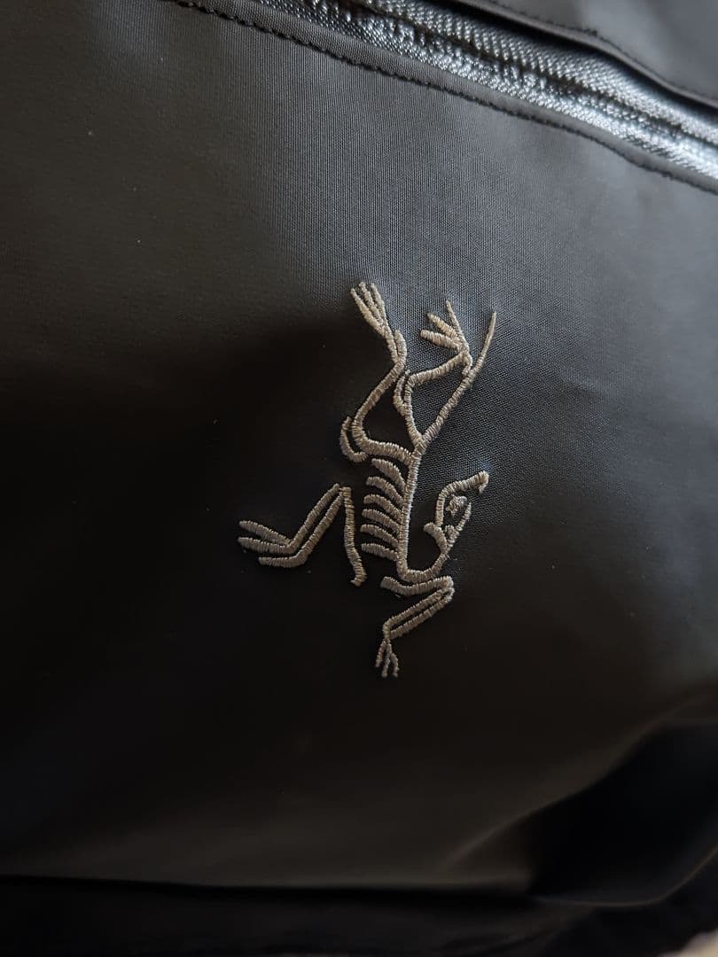 アークテリクス アロー22 ステルスブラック 銀刺繍 廃盤 レア