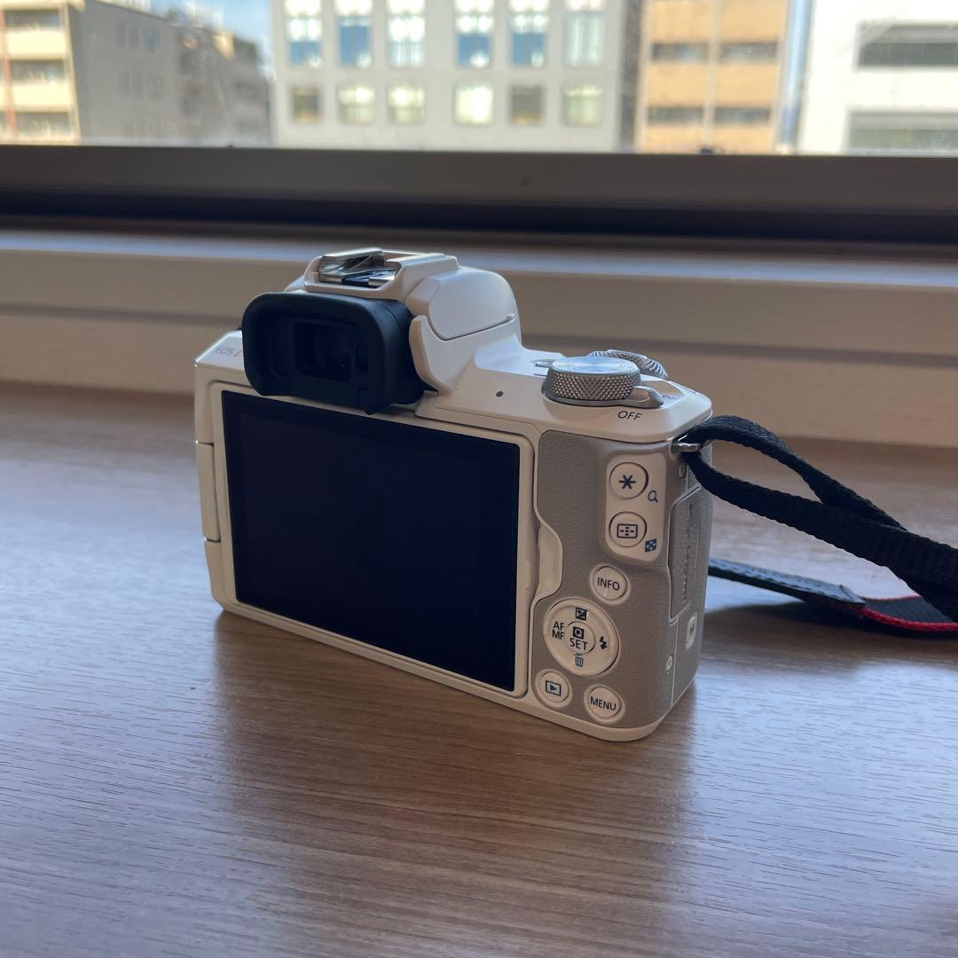【美品】Canon キャノンEOS Kiss M2 ダブルズームキット　ホワイト