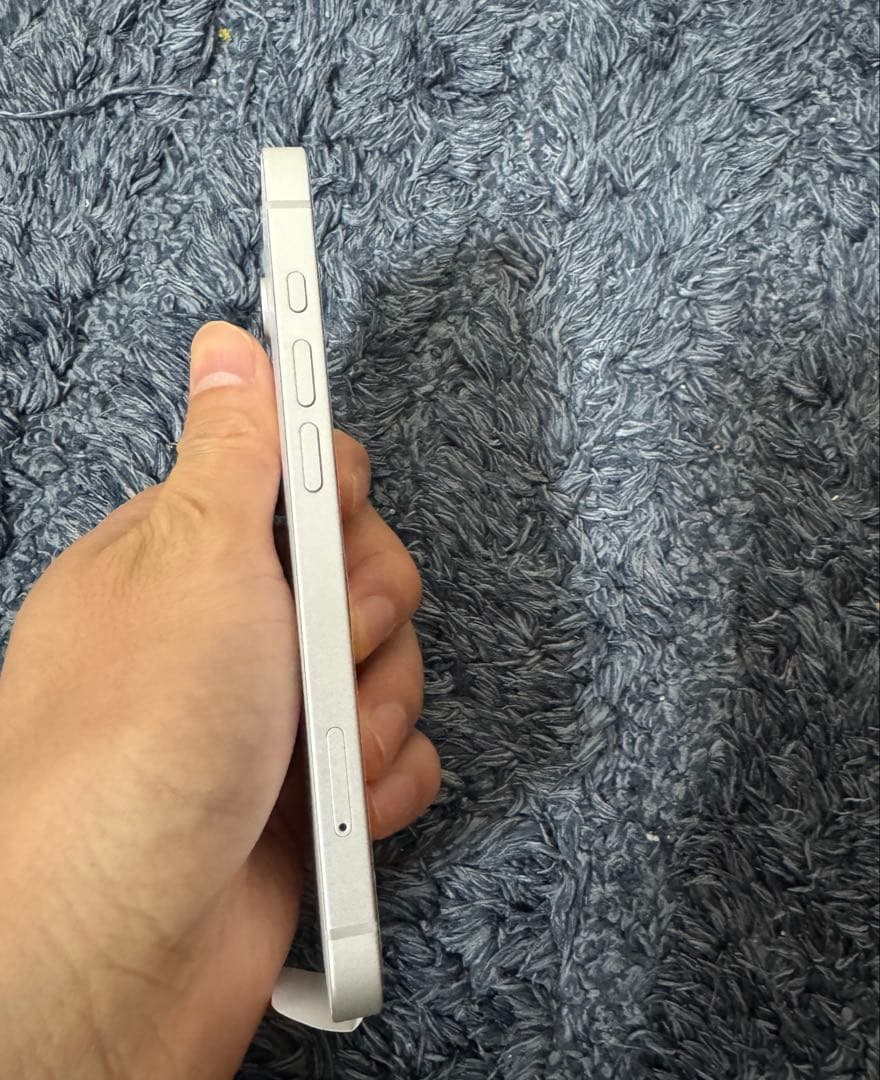 iPhone16e ホワイト 128G 新品未使用　未開封　SIMフリー