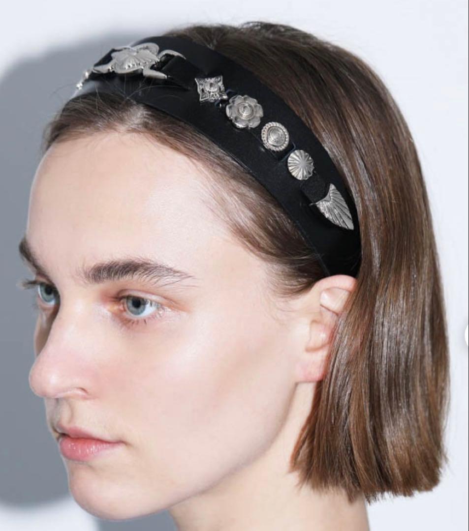 【あいちゃん】toga ブラック装飾付きヘアバンドカチューシャ