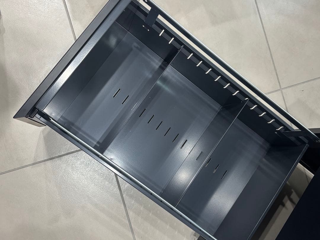 Cassina ixc カッシーナ エアフレーム ドロワー　デスクワゴン　黒