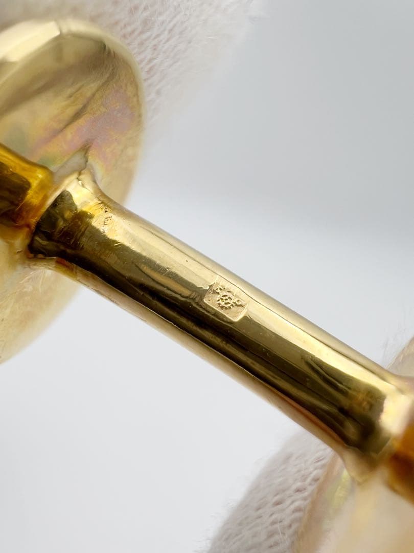 LOUIS VUITTON ルイヴィトン　カフス　ゴールド　ロゴ入り