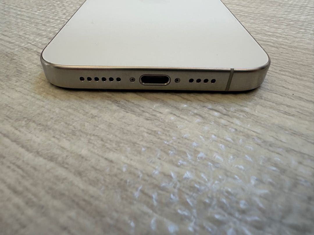 美品　Apple iPhone15pro maxホワイト本体　256GB